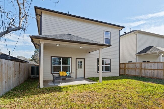 Photo - 2211 Silverbonnet St