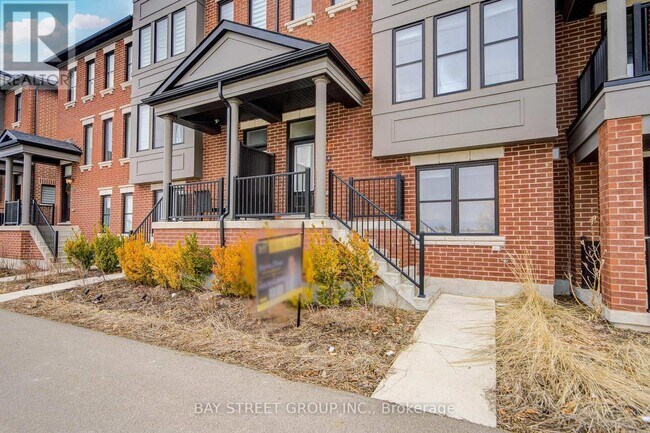 Photo - 980 Logan Dr