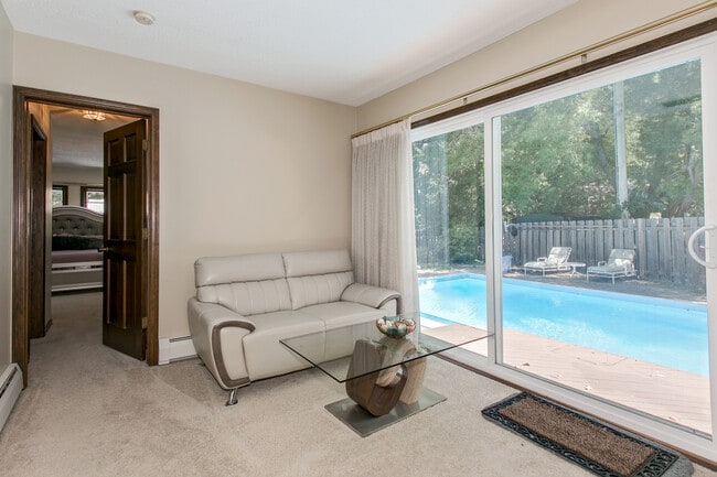Photo - 3300 Lee Ave N