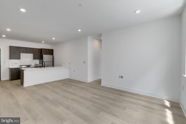 Photo - 3045-51 Richmond St Unidad 504