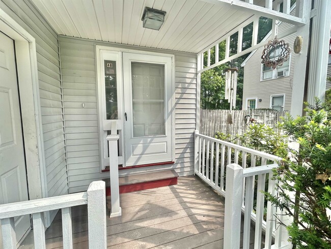 Photo - 4b Pine Grove Ave