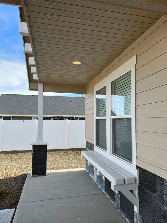 Photo - Beautiful, 3 bed 2 bath home close to lake...