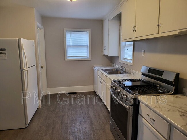 Building Photo - 1437 E Garfield Ave Rental