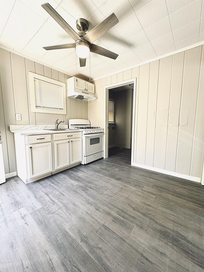Photo - 2030 S Hayden St
