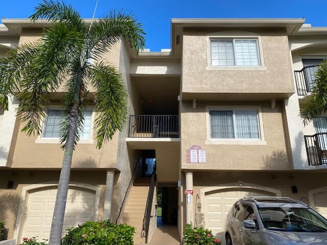 Building Photo - 1700 Crestwood Ct S Unit 1708