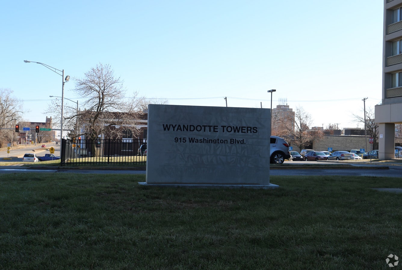 Photo - Wyandotte Towers
