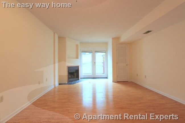 Photo - 345 Franklin St Unidad #105