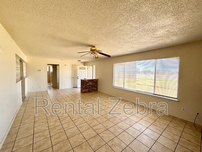 Building Photo - 2400 Gurr Rd Rental