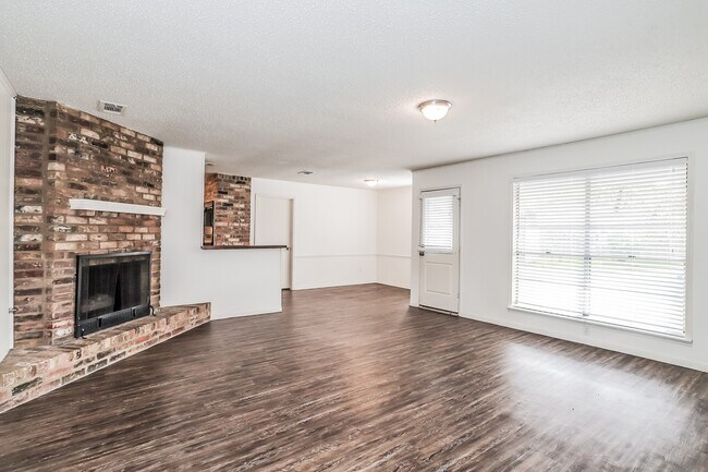 Photo - 26218 Maplewood Dr