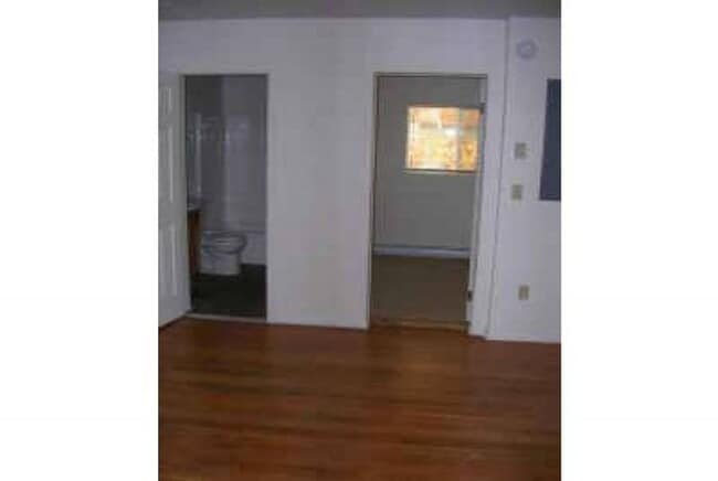 Photo - 202 S 11th St