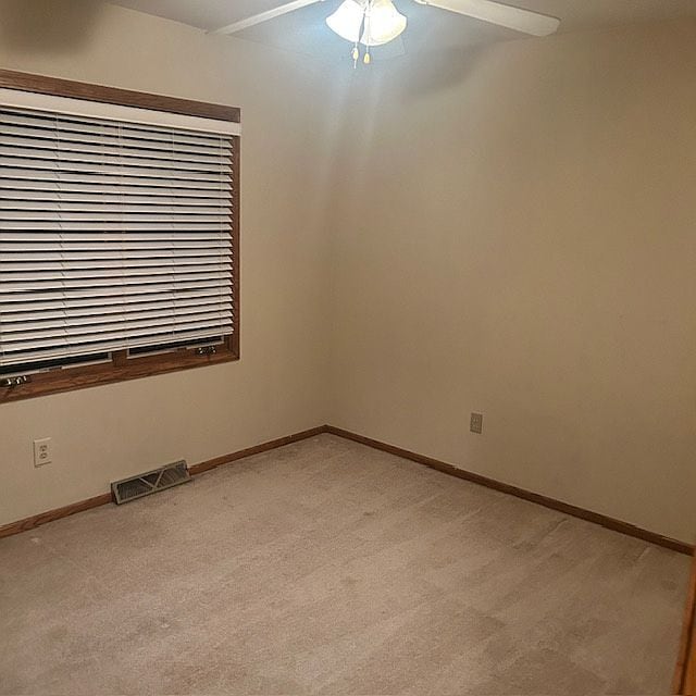 Photo - 629 Hawthorne Ln