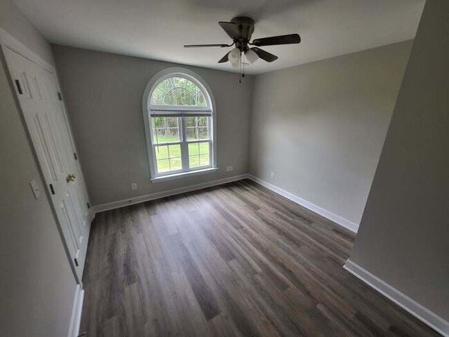 Photo - 645 Gardner Rd