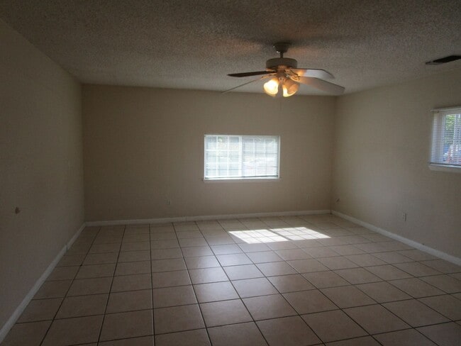 Photo - 231 Stephen St