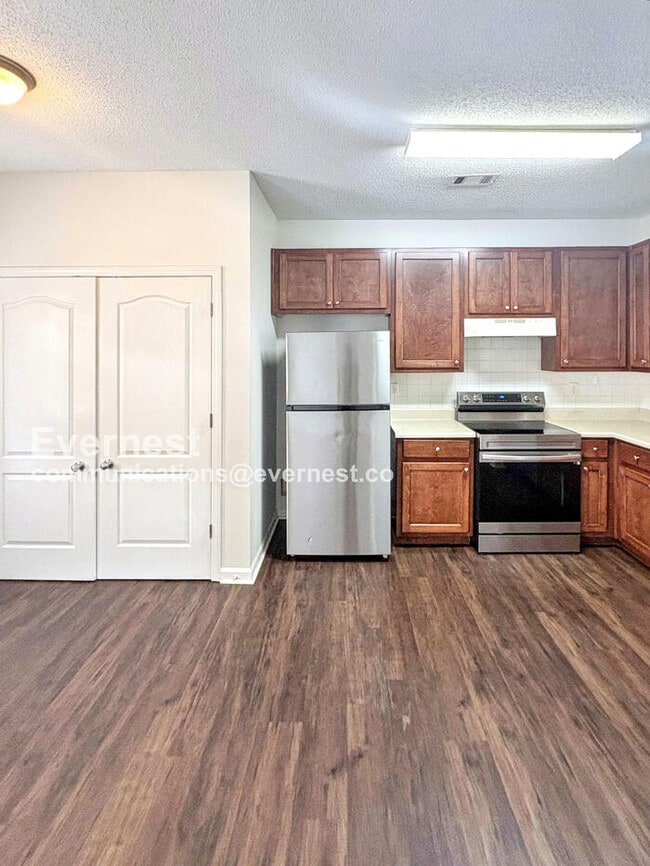 Photo - 8646 Thomas Ln