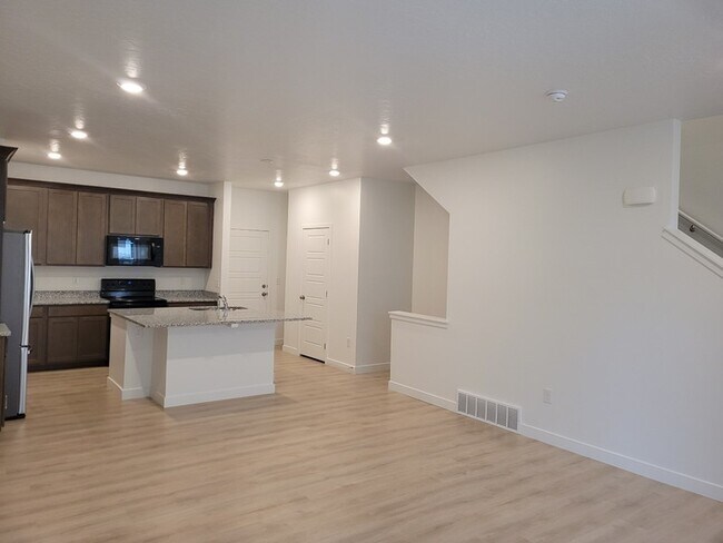 Photo - 4250 Bromwell Ct