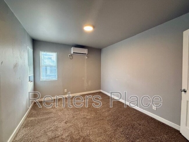 Photo - 2915 E Easton St Unidad #B