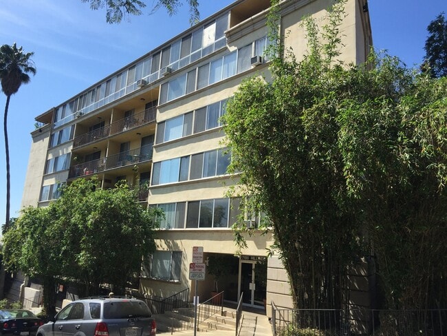 Building Photo - 710 Hillside Ave