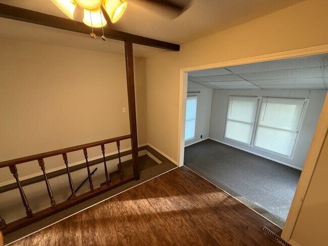 Photo - 3 bed, 2 bath, large yard AVAILABLE NOW!