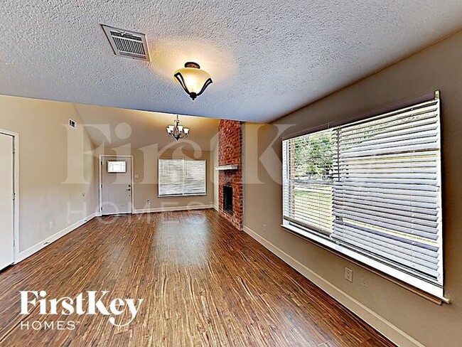 Photo - 22826 Provincial Blvd