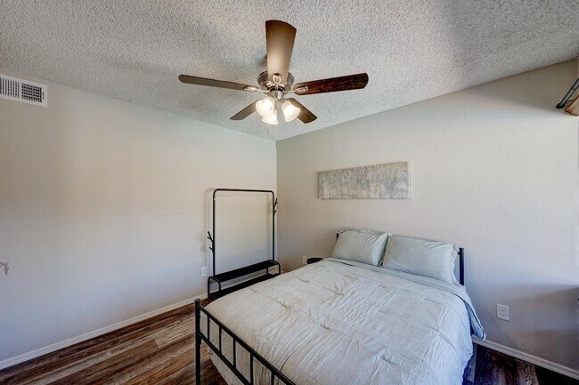 Photo - 5124 W Harmont Dr