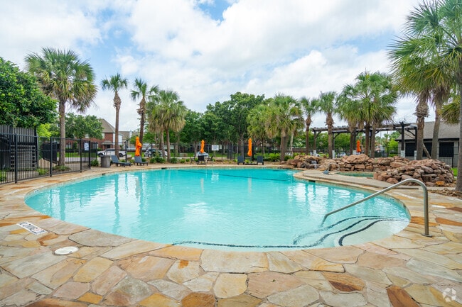 Pool - Skylar Pointe