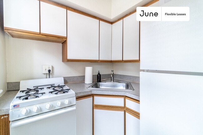 5 Braemore Rd., #1-15 - 5 Braemore Rd Unit 1-15