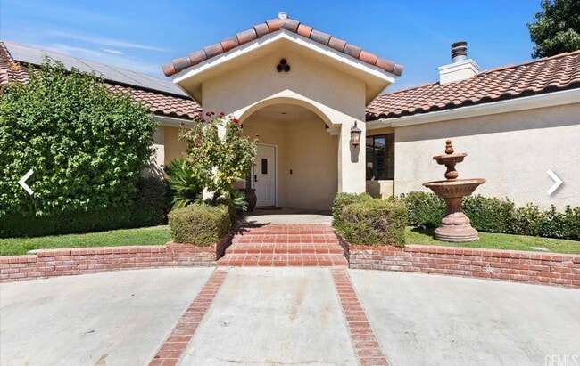 5411 Muirfield Dr