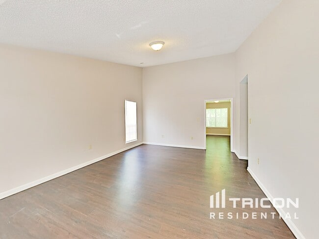 Photo - 11622 Calgary Dr