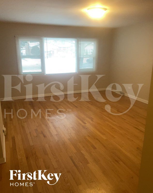 Photo - 14340 Kenwood Ave