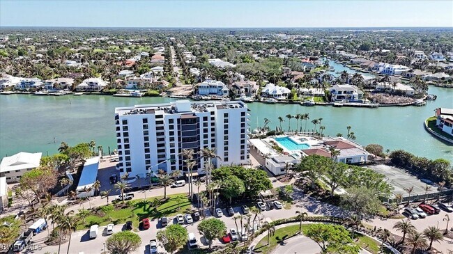 Building Photo - 2400 Gulf Shore Blvd N Unit 205 Rental