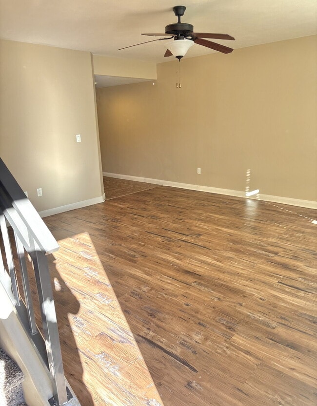 Photo - "Charming 3-Bed Townhouse in Cedar City – Spacious 1365 Sq Ft with 2.5 Baths!" Unit #103