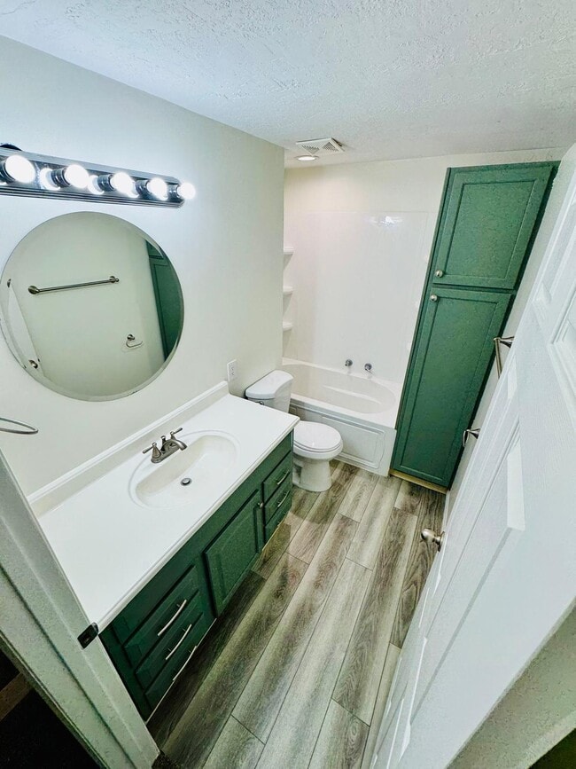 Photo - 1401 W 2250 S