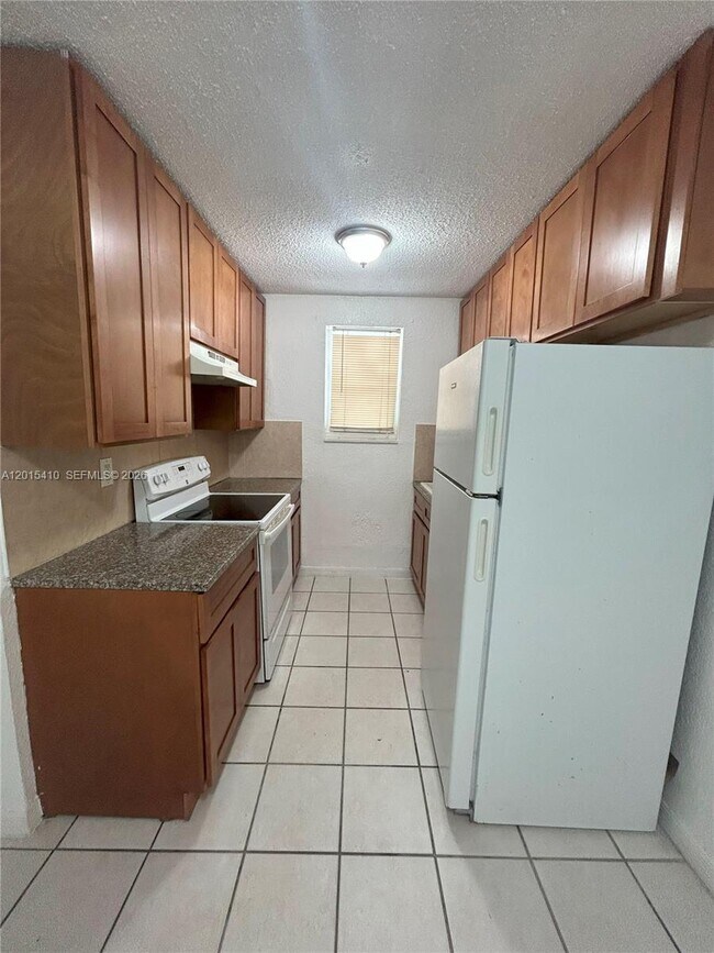 5814 NE 4th Ct Unit 3