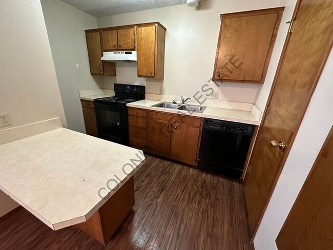 Photo - 1 bed 1 bath apartment w/ On site laundry ...