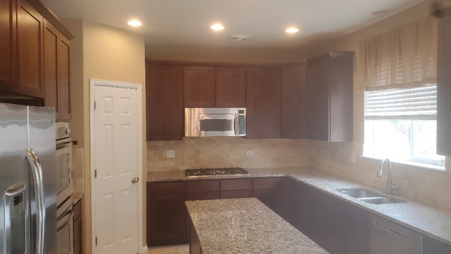 Photo - 948 Fire Rock Pl