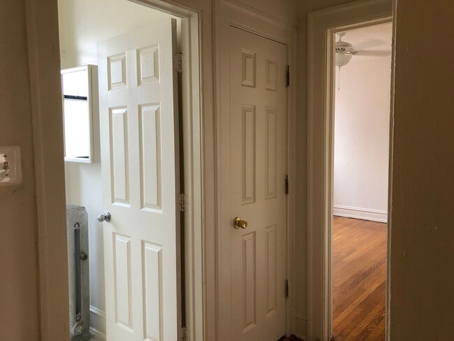 Photo - 1128 W Pratt Blvd Unidad 1N