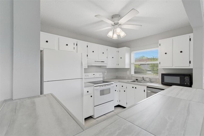 Photo - 9992 86th St