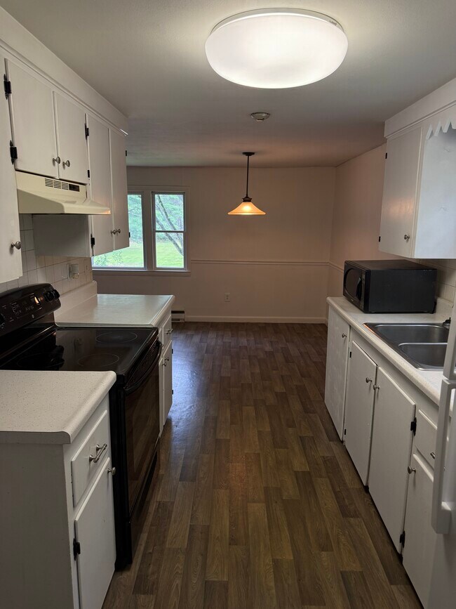 Photo - 10 Patricia Dr Unit 10 Patricia Dr