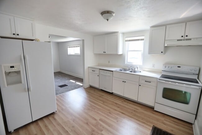 Photo - 1000 Jennette Ave NW