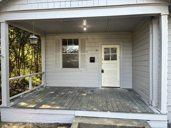 Photo - 513 Hoke St