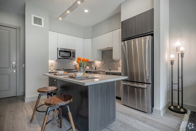 1BR, 1BA - 648SF - Kitchen