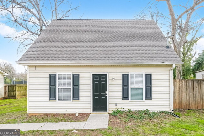 Photo - 117 N Railroad St House