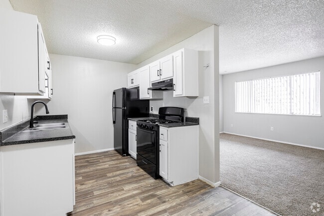 1 BR, 1 BA - 629 SF