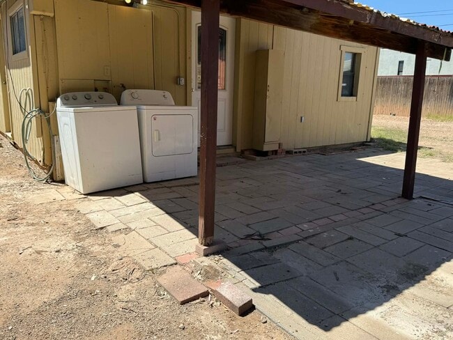 Photo - 1137 E Adelaide Dr