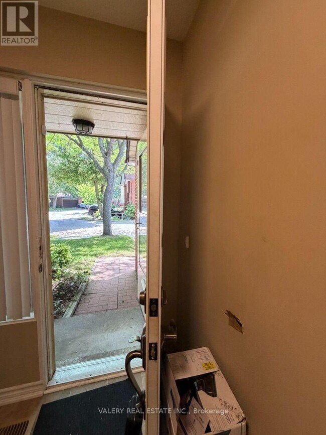 Photo - 4662 Kingston Rd