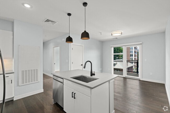 Building Photo - 54 Auburn St Rental