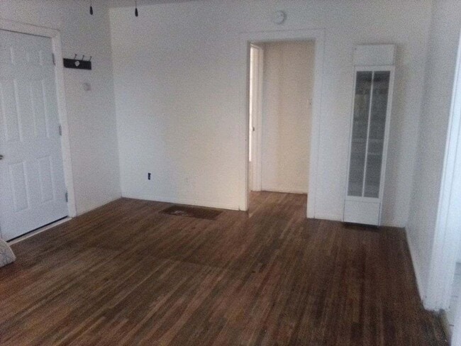 Photo - FOR LEASE | 2 Bd 1 Ba Home