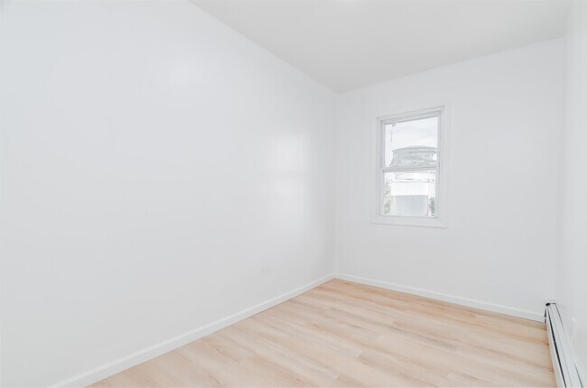 Photo - 147 Ave E Unit 3
