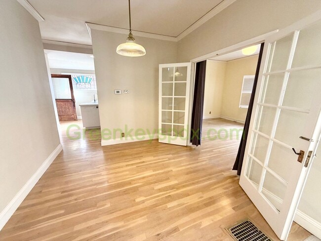 Photo - 10197-1136 Unit A