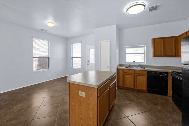 Photo - 6011 Midcrown Dr E